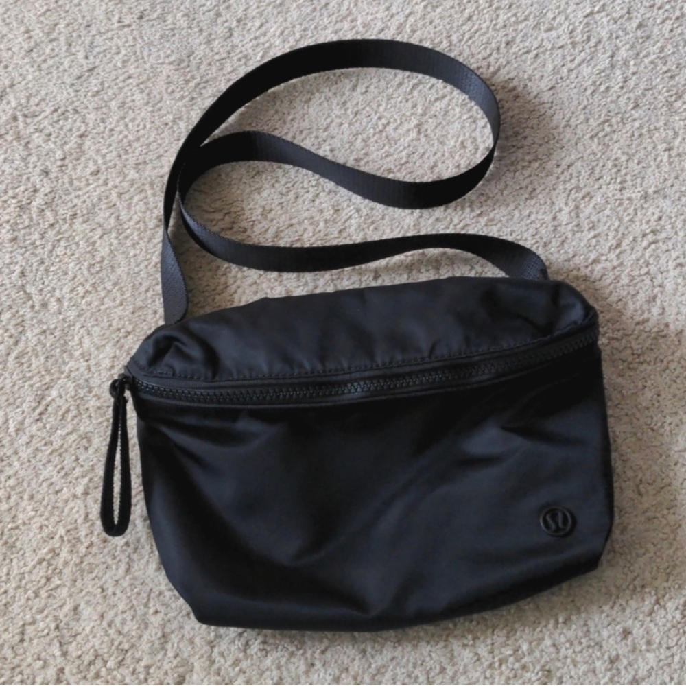 Lululemon Go Lightly Belt Bag